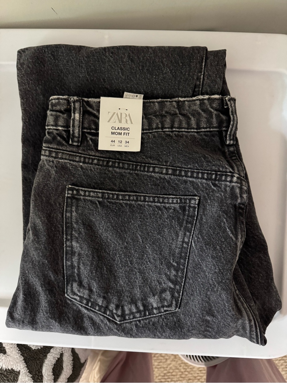 Zara Classic Mom Fit Jeans — Black Wash